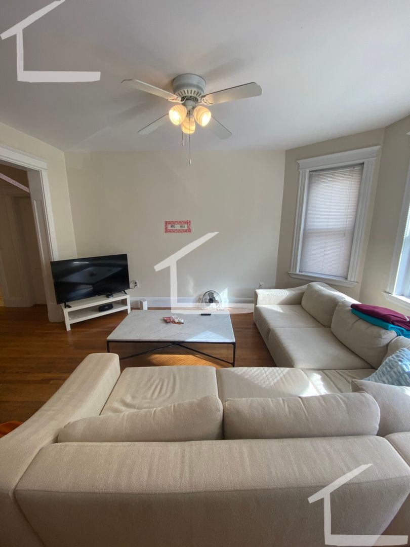 Boston Townhome: 47 Orkney Rd