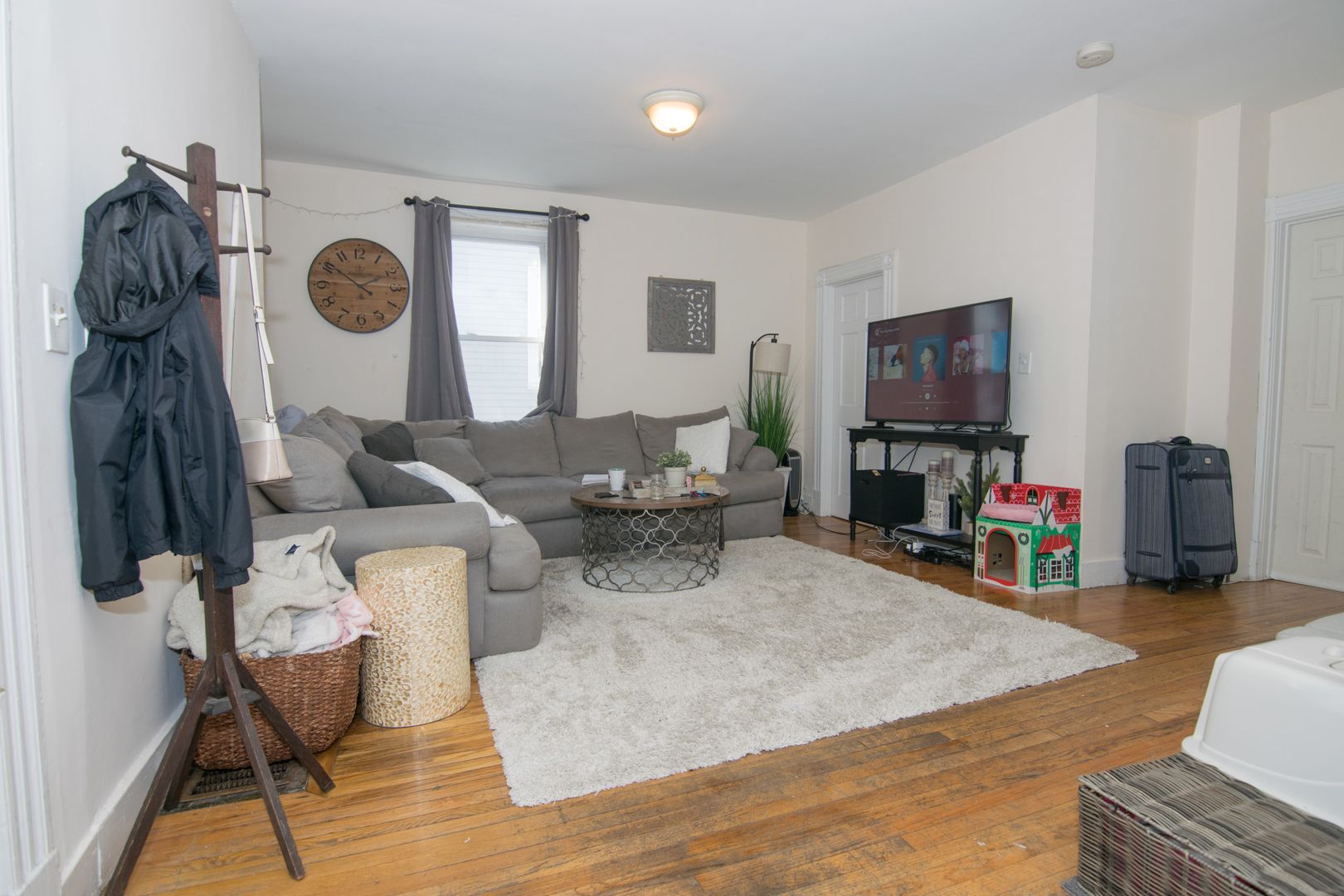 Allston Townhome: 21 Pratt St
