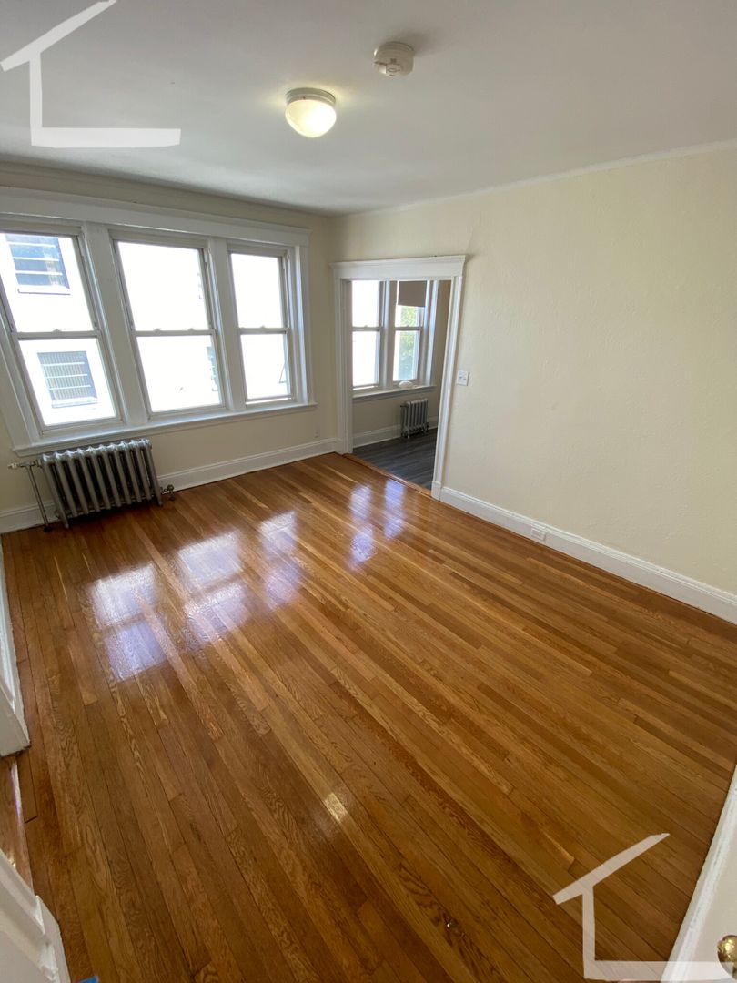 Boston Condo: 1161 Boylston St