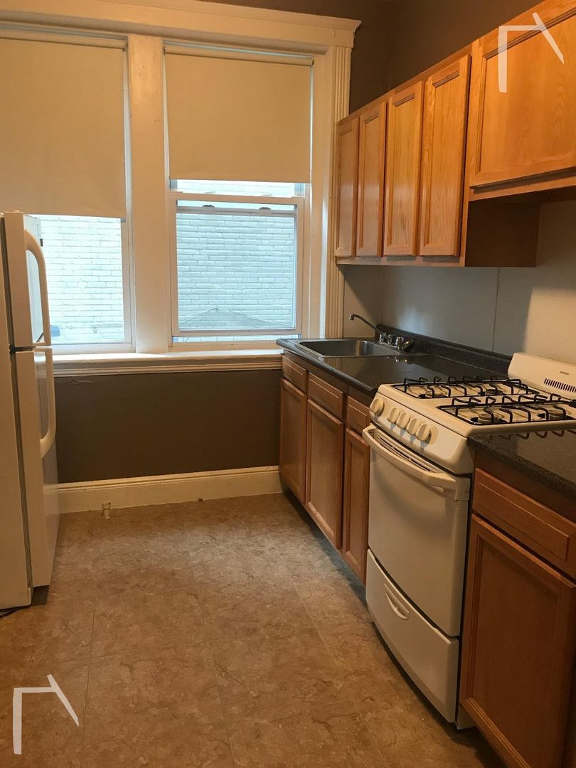 Brighton Condo: 1810 Commonwealth Ave.