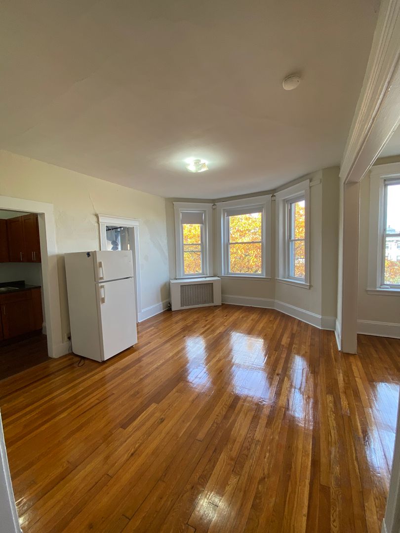 Boston Condo: 1334 Commonwealth Ave.,