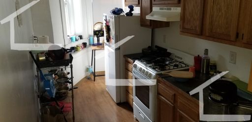 Fenway 3-Bed Split / 2-Bed with Living Room – Heat & Hot Water Included