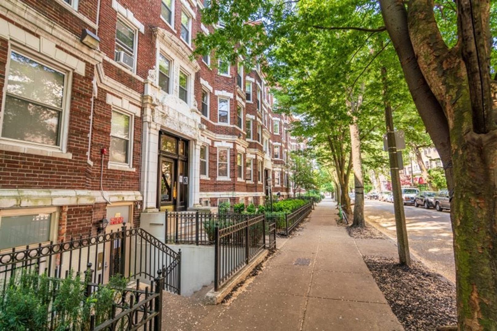 Boston Condo: 40 Queensberry Street
