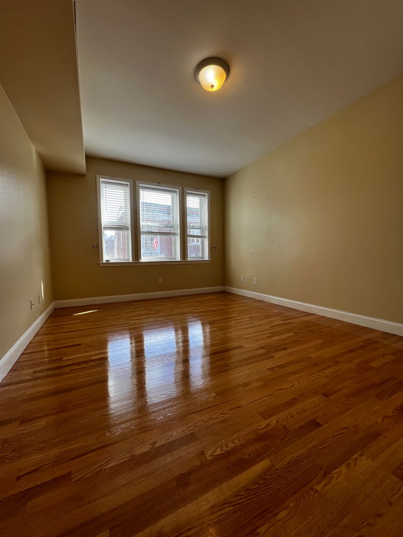 Brookline House: 43 Saint Mary's St