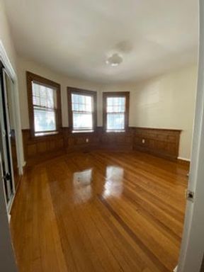 NO FEE! Brookline 3 bed/2 bath with laundry in unit and PARKING – photo 1