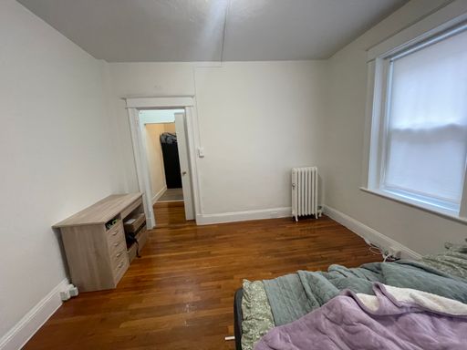 HUGE No FEE Renovated May 1 Studio NO FEE Heat HW inc Students ok Seconds to Green line – photo 1