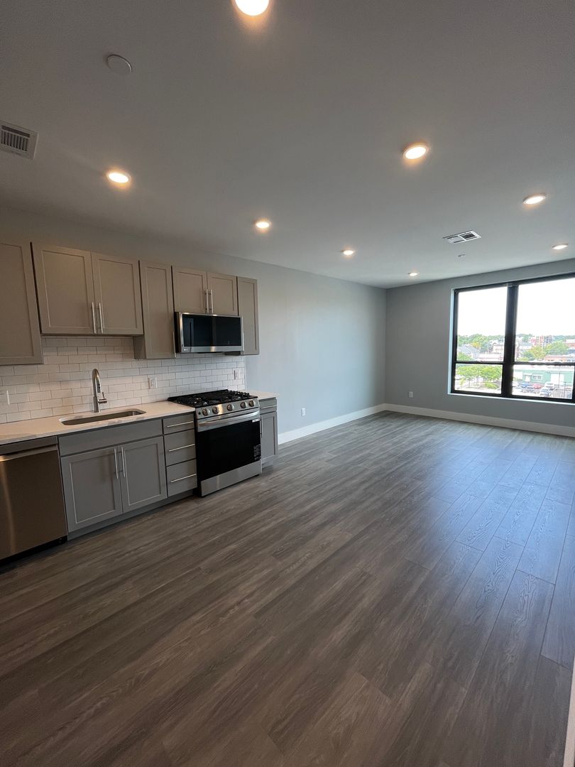 Boston Condo: 358 Western Ave