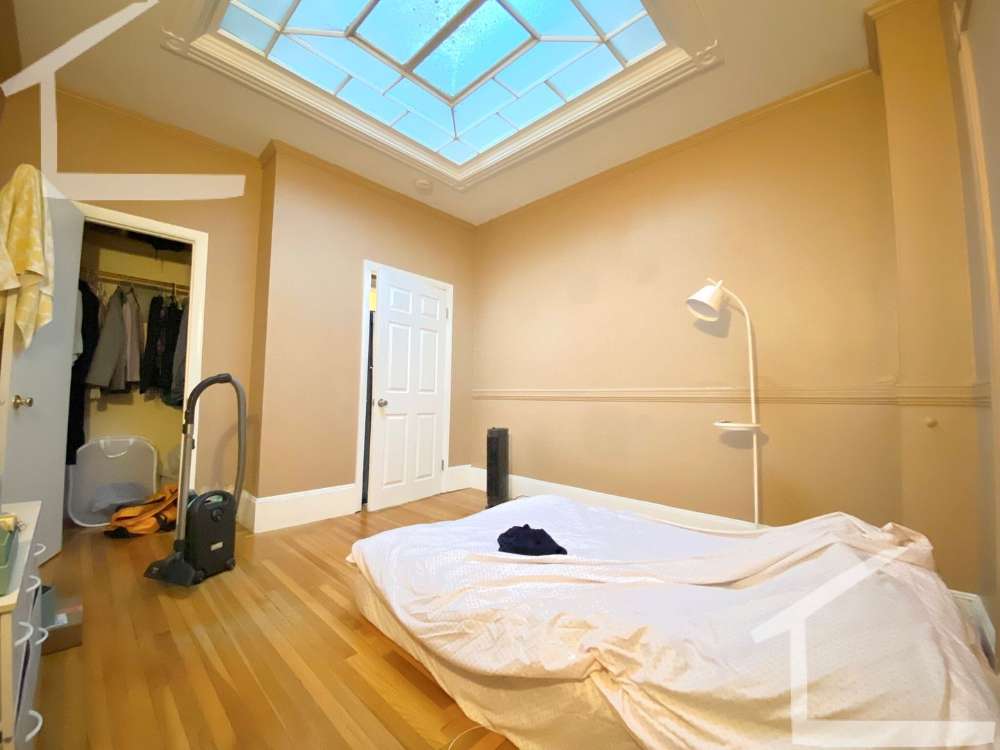 Boston Townhome: 12 bay State Rd