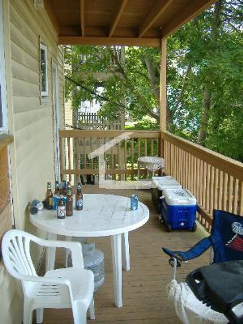 Boston House: 505 Washington St