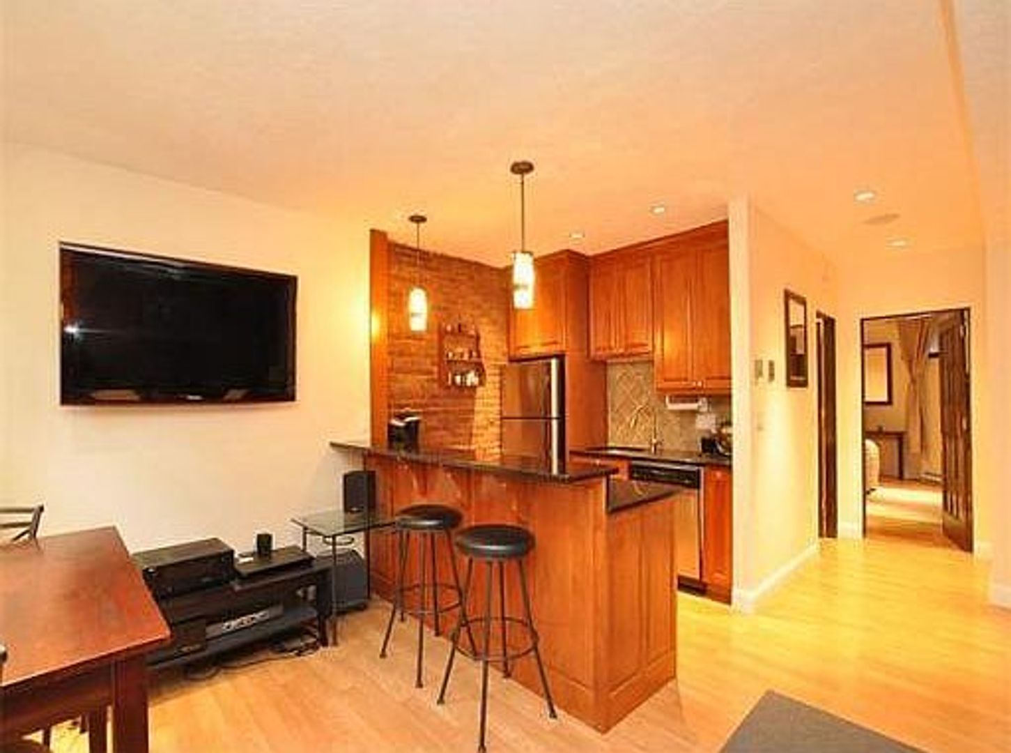 Boston Condo: 124 Chandler St.