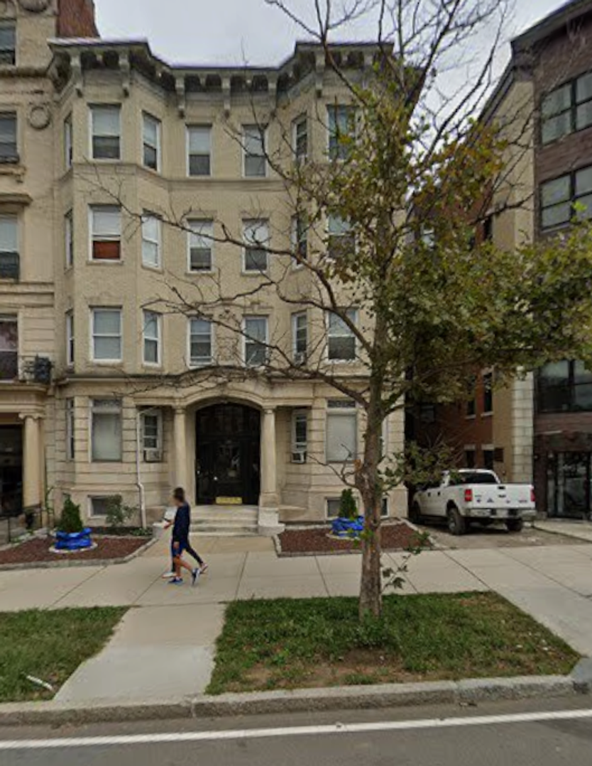 Boston (Fenway) House: 436 Parrk Drive, #5