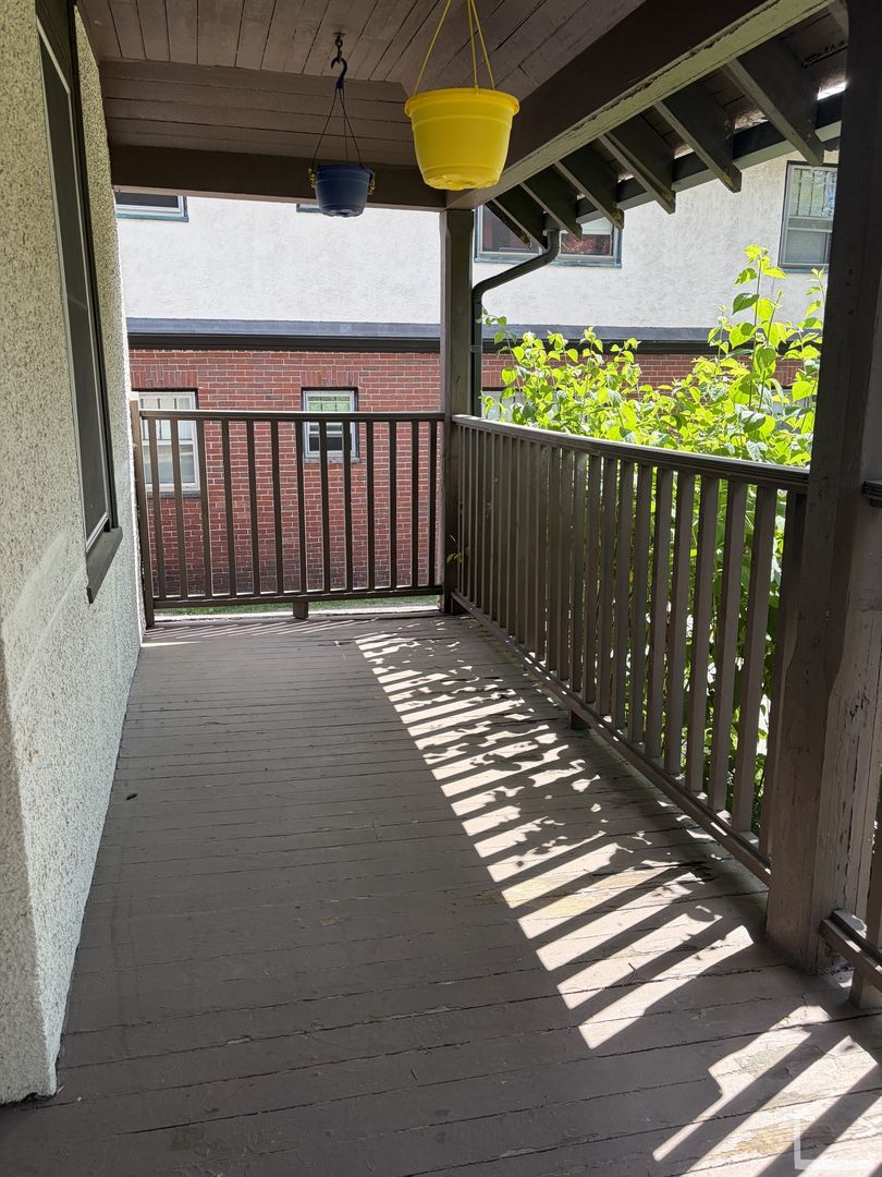 Watertown House: SF-92 Mount Auburn St