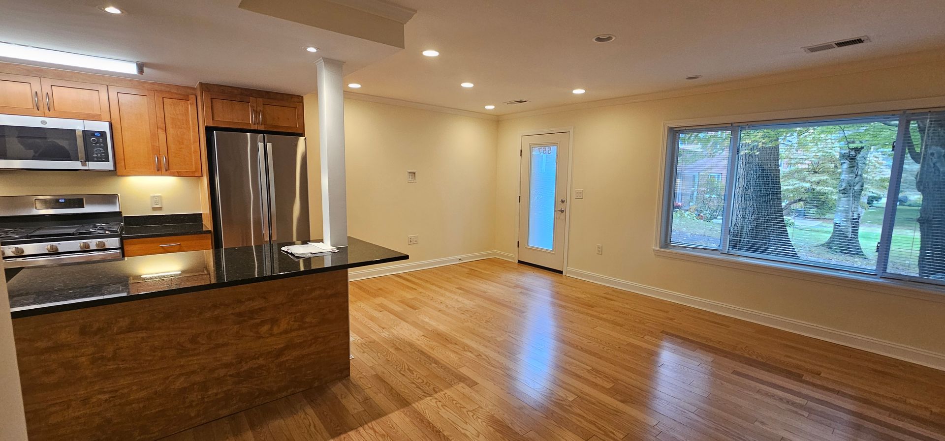 Boston House: 557 VFW Parkway