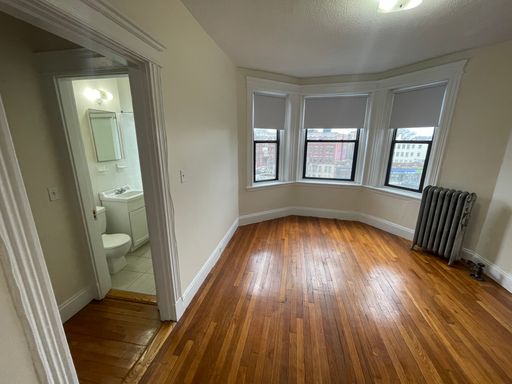 FREE MONTH PACKARDS CORNER, Best location in Allston, T stop and Grocery In front, Easy choice and low price