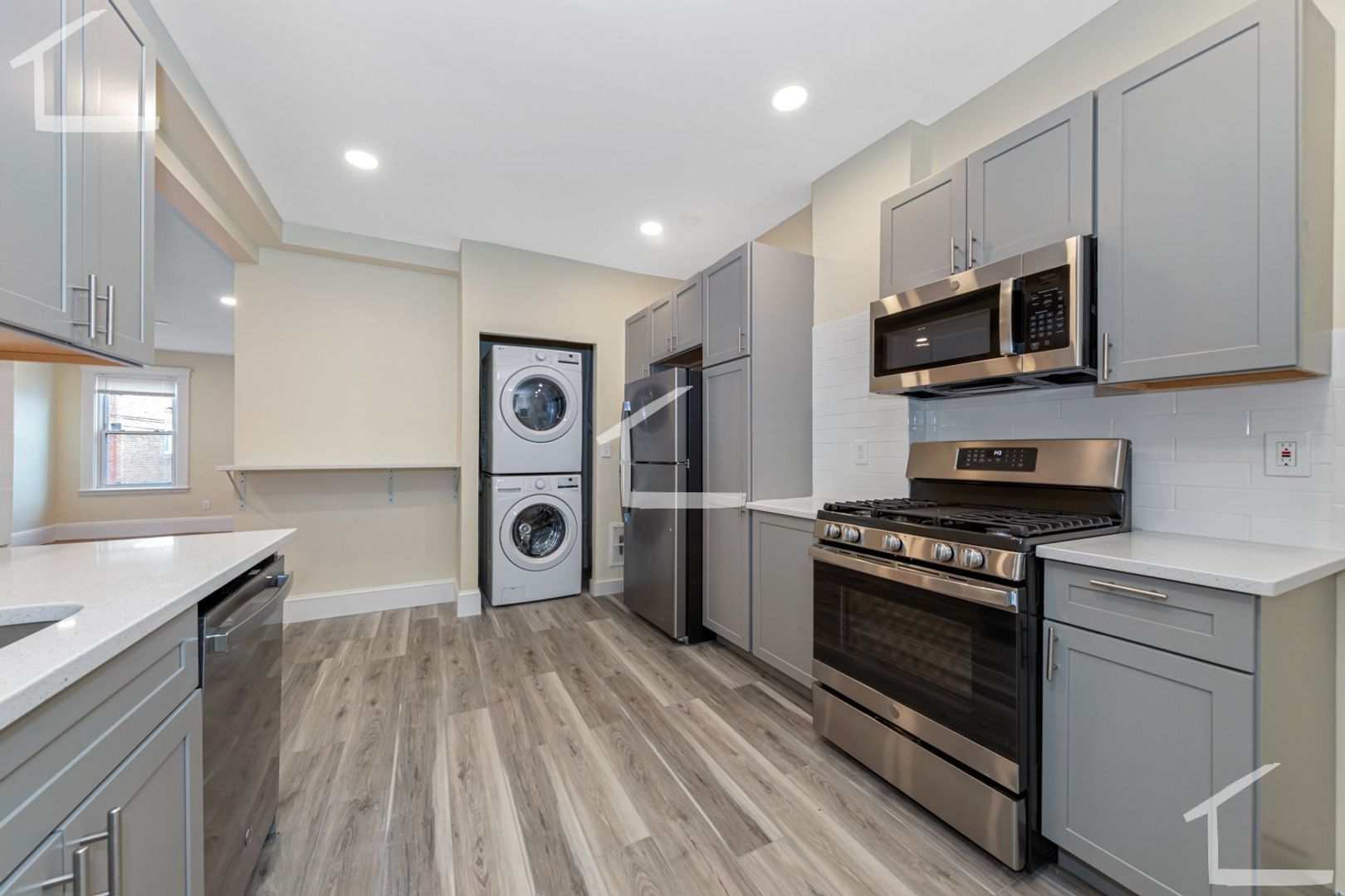 Brighton House: 3-44 Brackett St