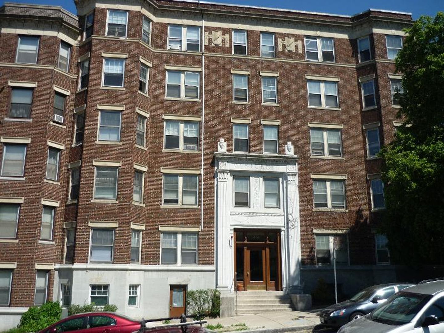 Boston House: 1450 Commonwealth
