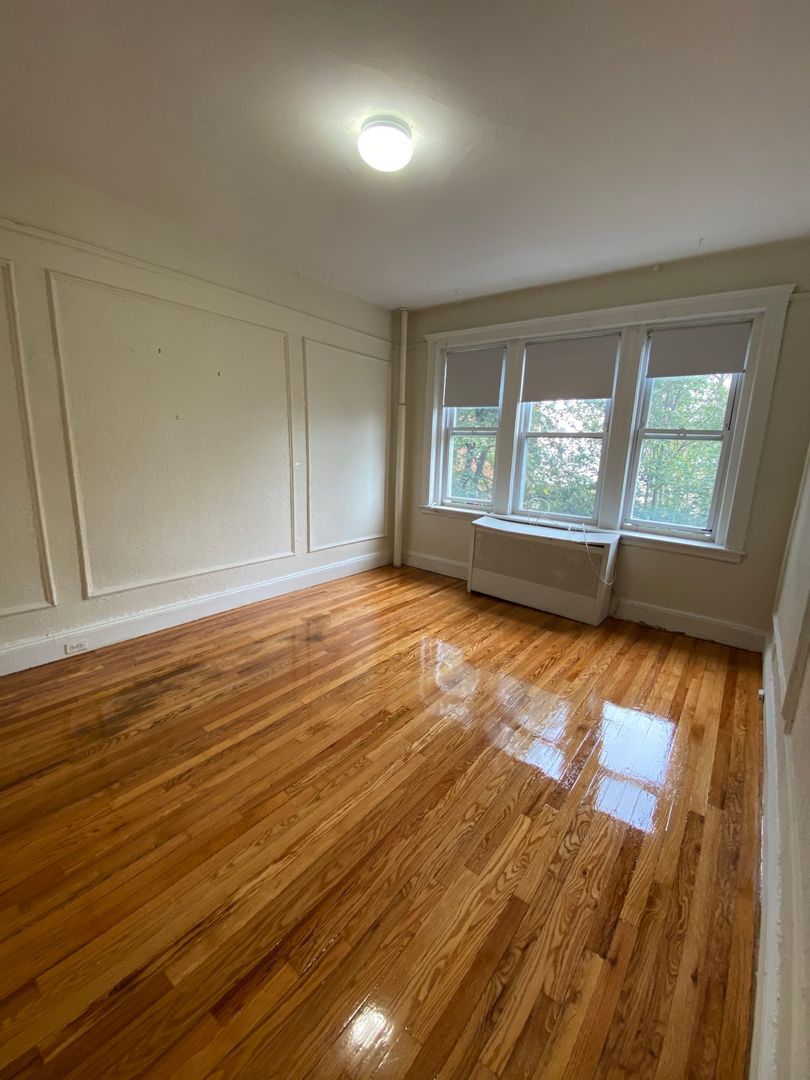 Boston Condo: 1689 Commonwealth Ave