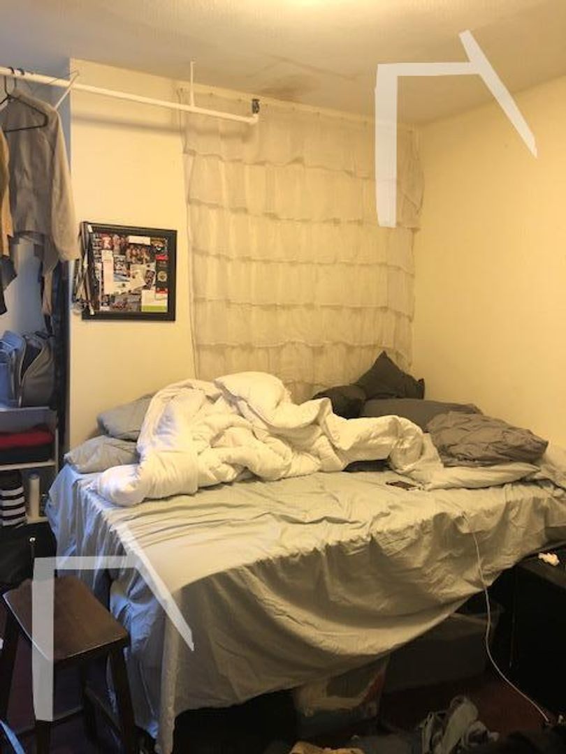 Boston House: 1607B Commonwealth Ave.