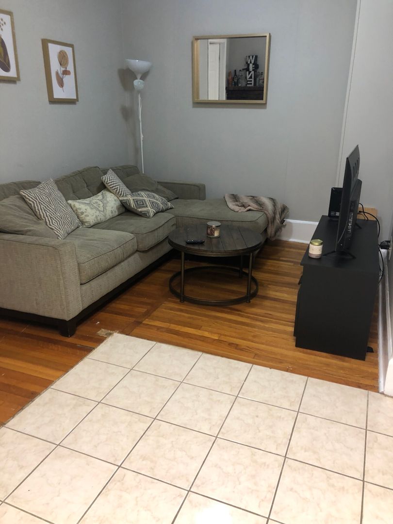 Boston Condo: 879 Beacon St