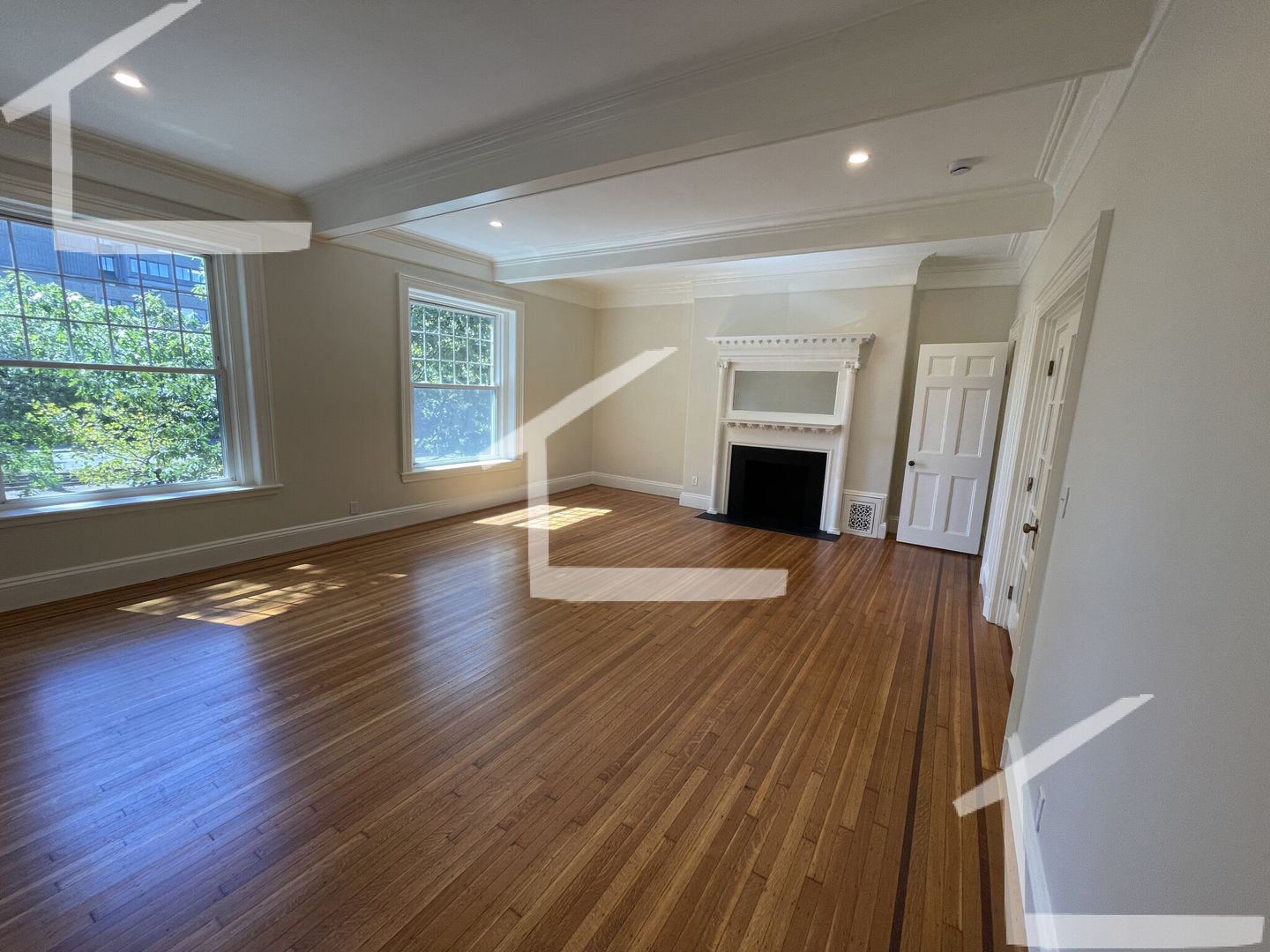 Brookline Condo: 1726 Beacon St