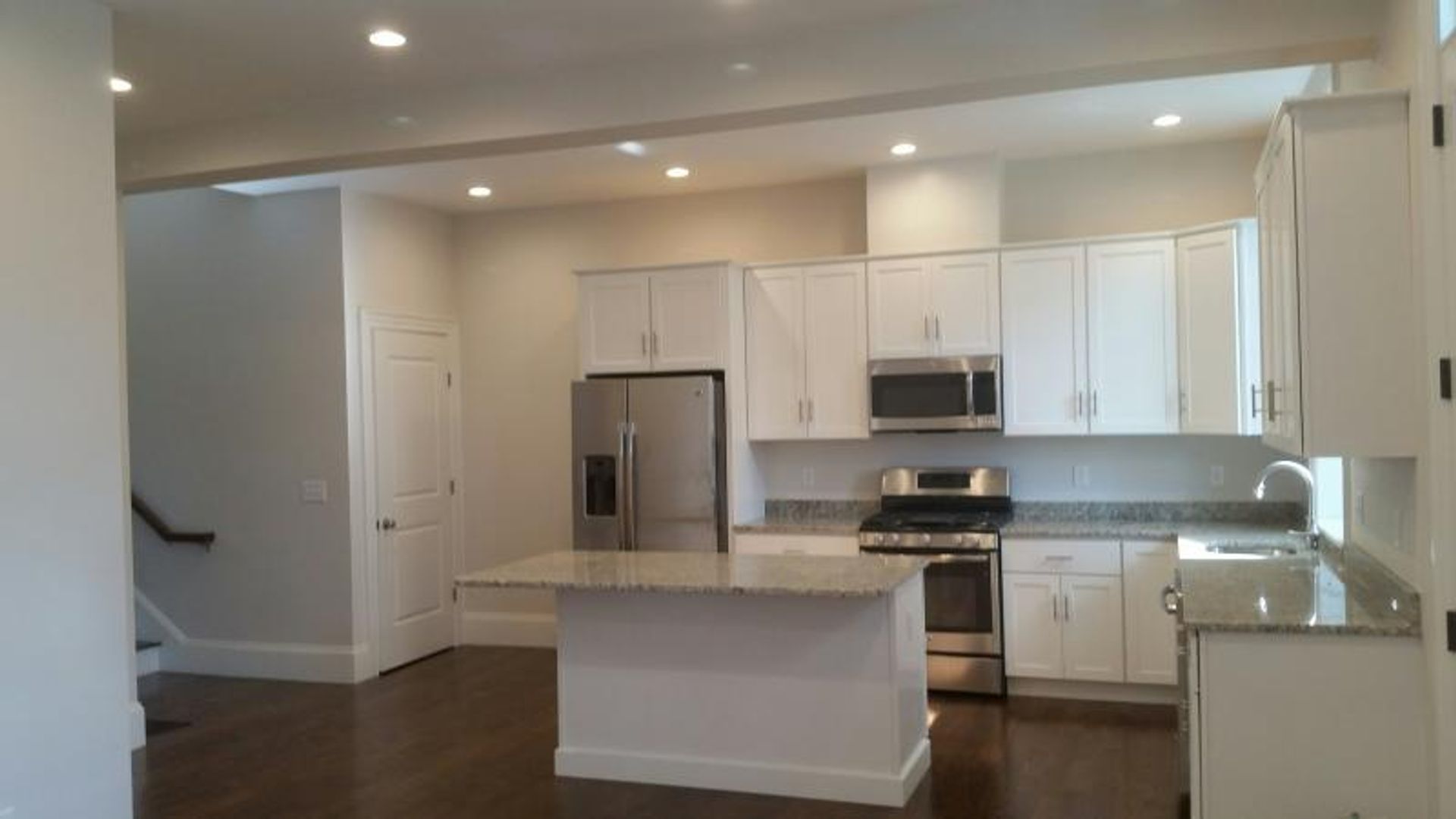 Newton Townhome: 2044A Beacon St
