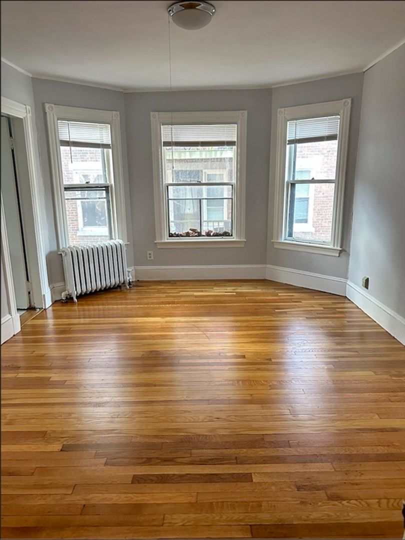 Boston Condo: 8 Quint Ave