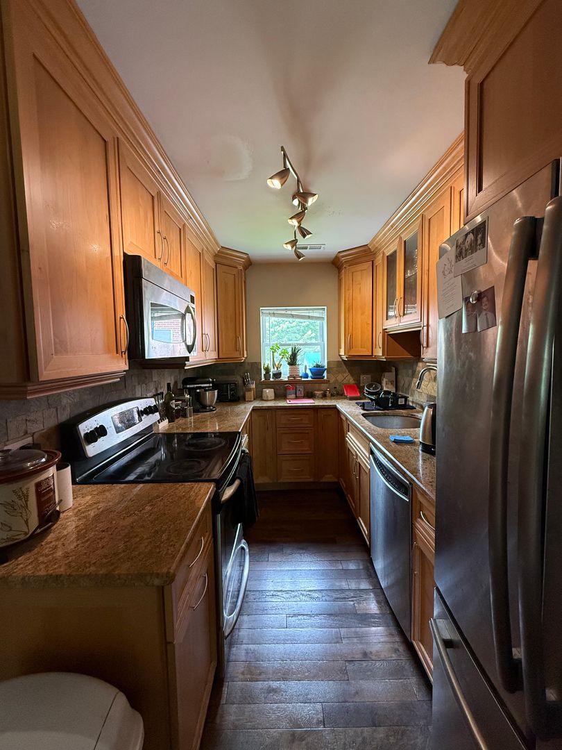 Brighton Condo: 148 Newton St