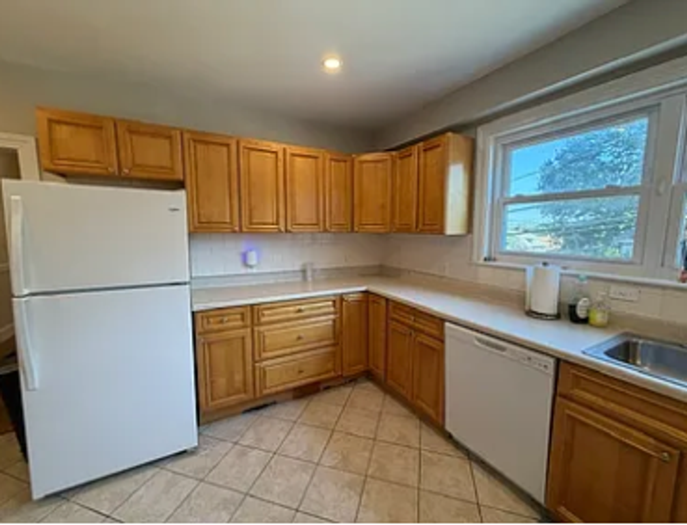 Brighton Townhome: 288 Foster St