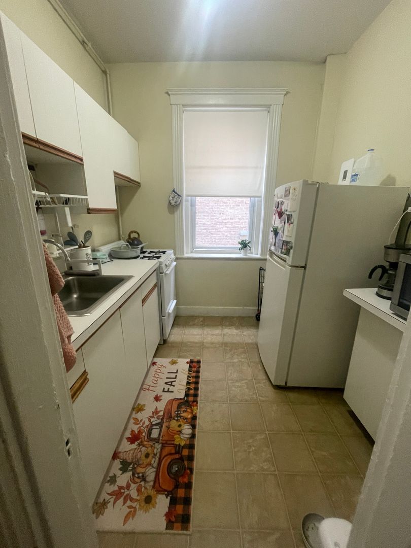 Boston House: 32 Gardner st