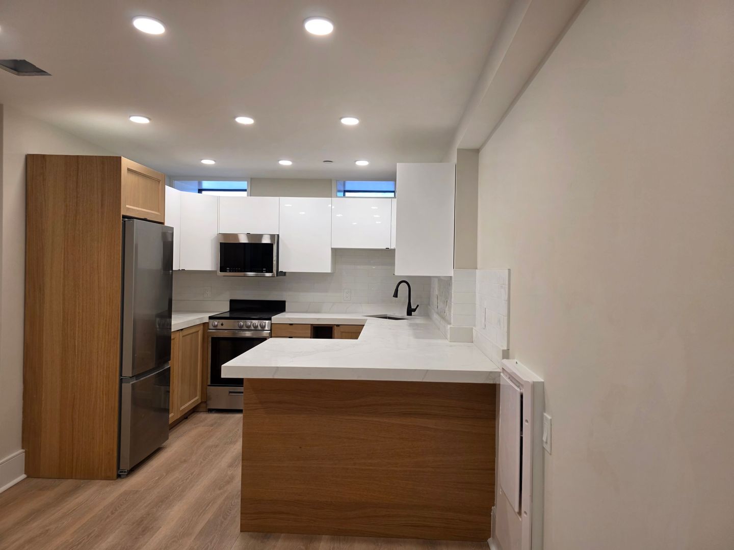 Boston Condo: 18D Winchester St