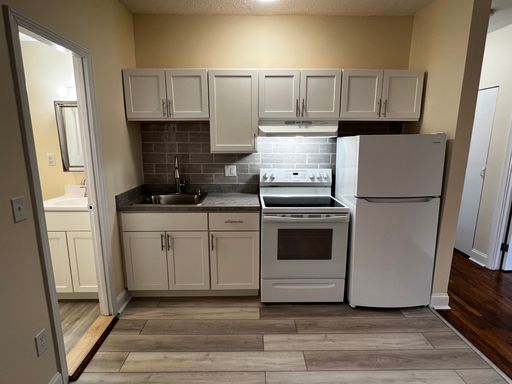 Mission Hill 2 Bed – No Broker Fee – Hot Water Included – 9/1