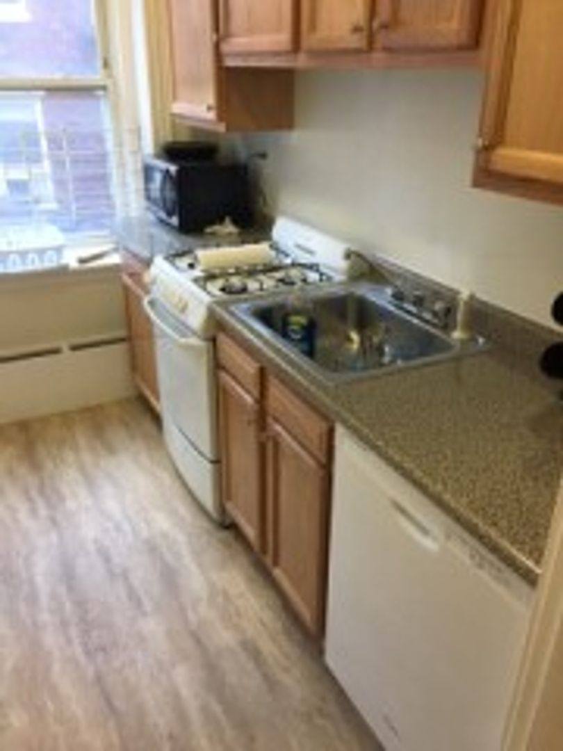 Boston Condo: 1687 Commonwealth