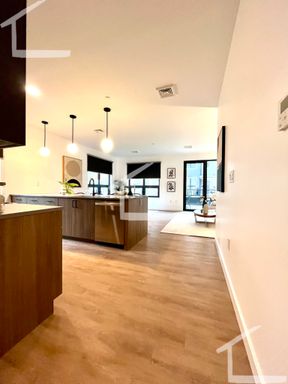 Luxury Living in West Roxbury - 2 Bed 2 Bath – photo 1