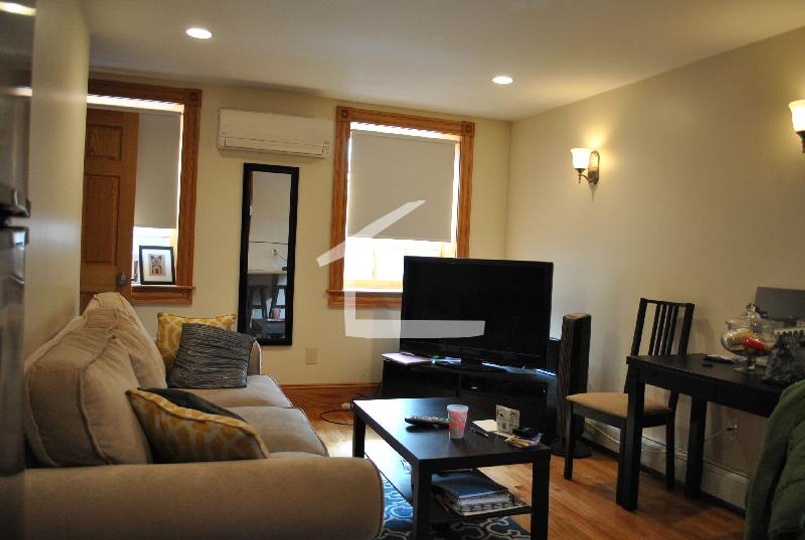 Boston Condo: 93 Myrtle St