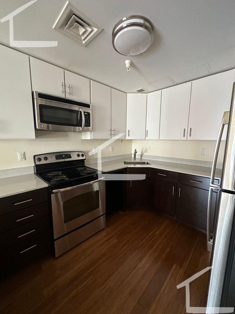 Boston House: 8 Winter St.