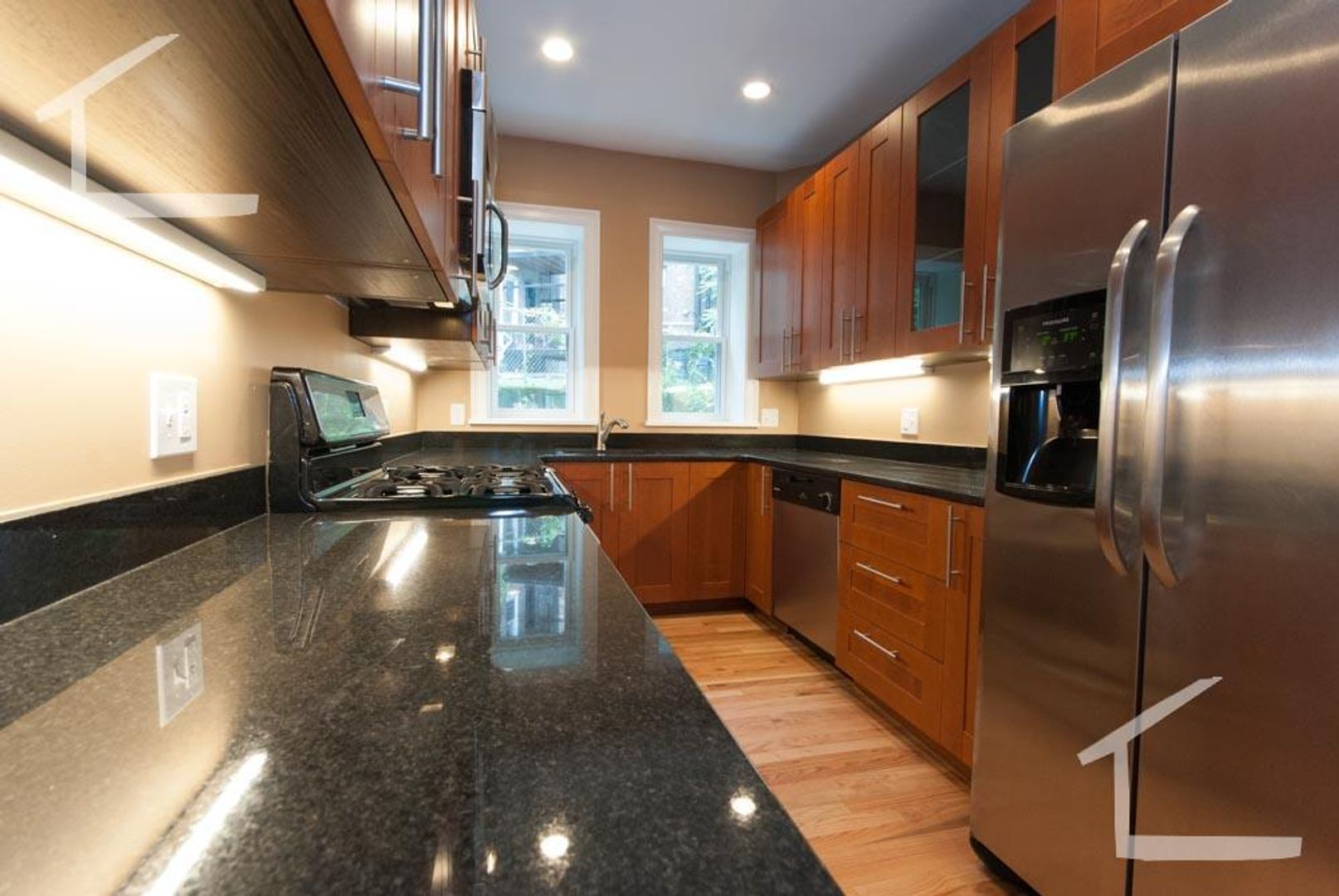Boston Condo: 6 Lothian Road