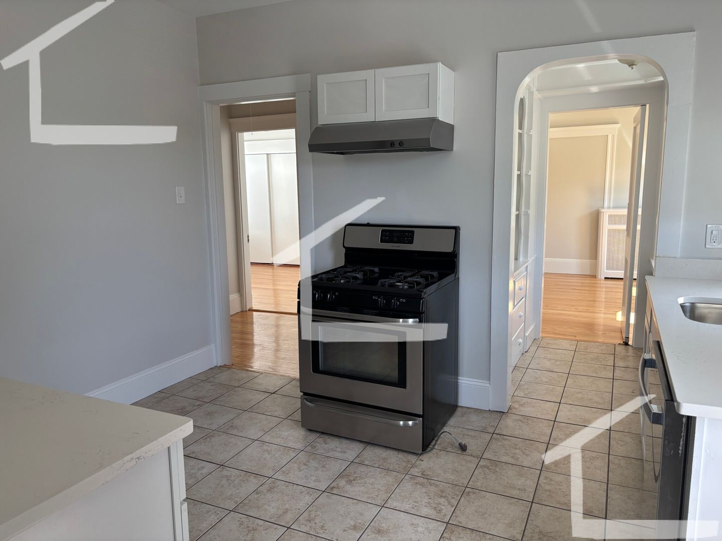 Boston House: 32 Matchett St