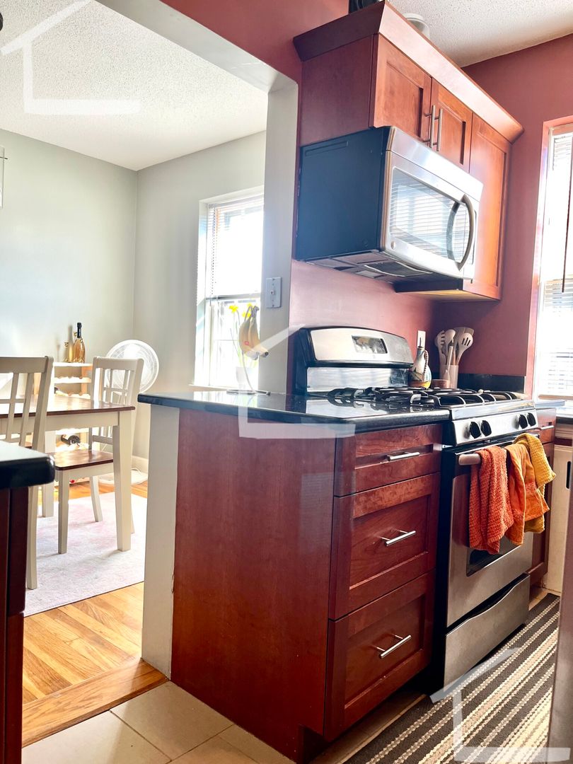 Brookline Condo: 36 Browne St.