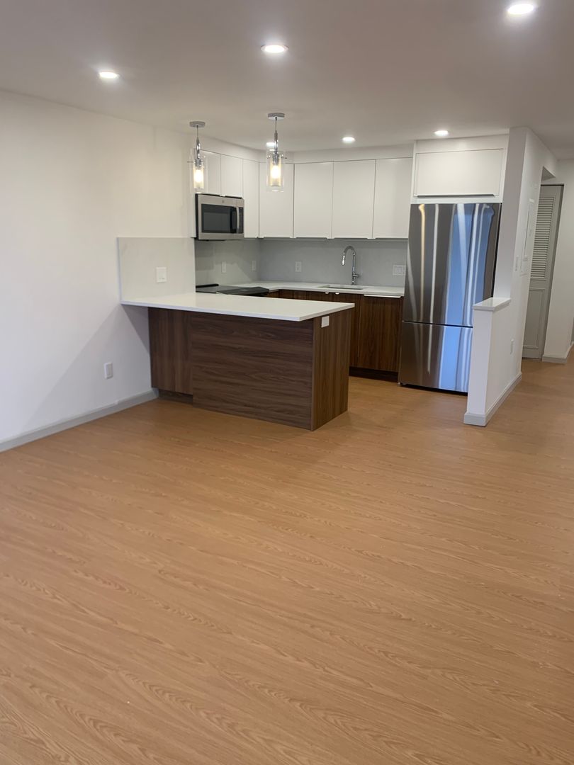 Brookline Condo: 1245 Beacon St