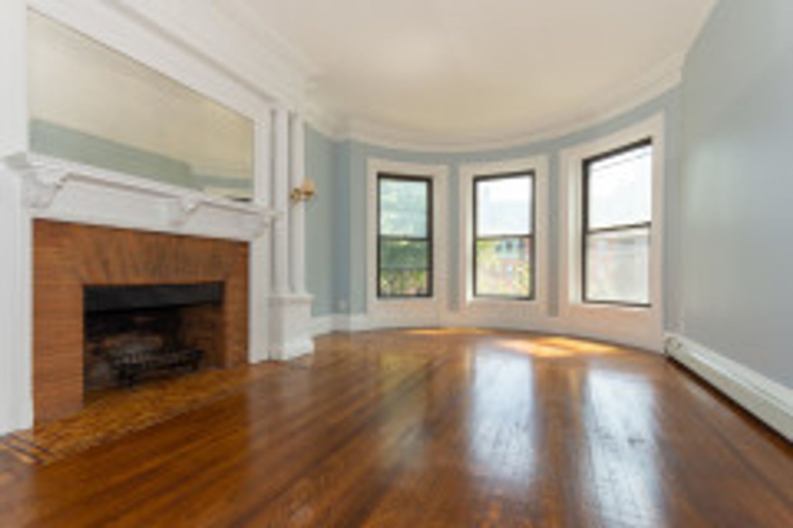 Boston Townhome: 7 Bay State Rd