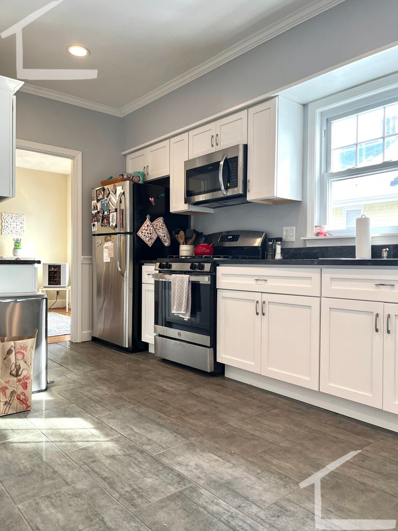 Boston House: 37 North Crescent Circuit