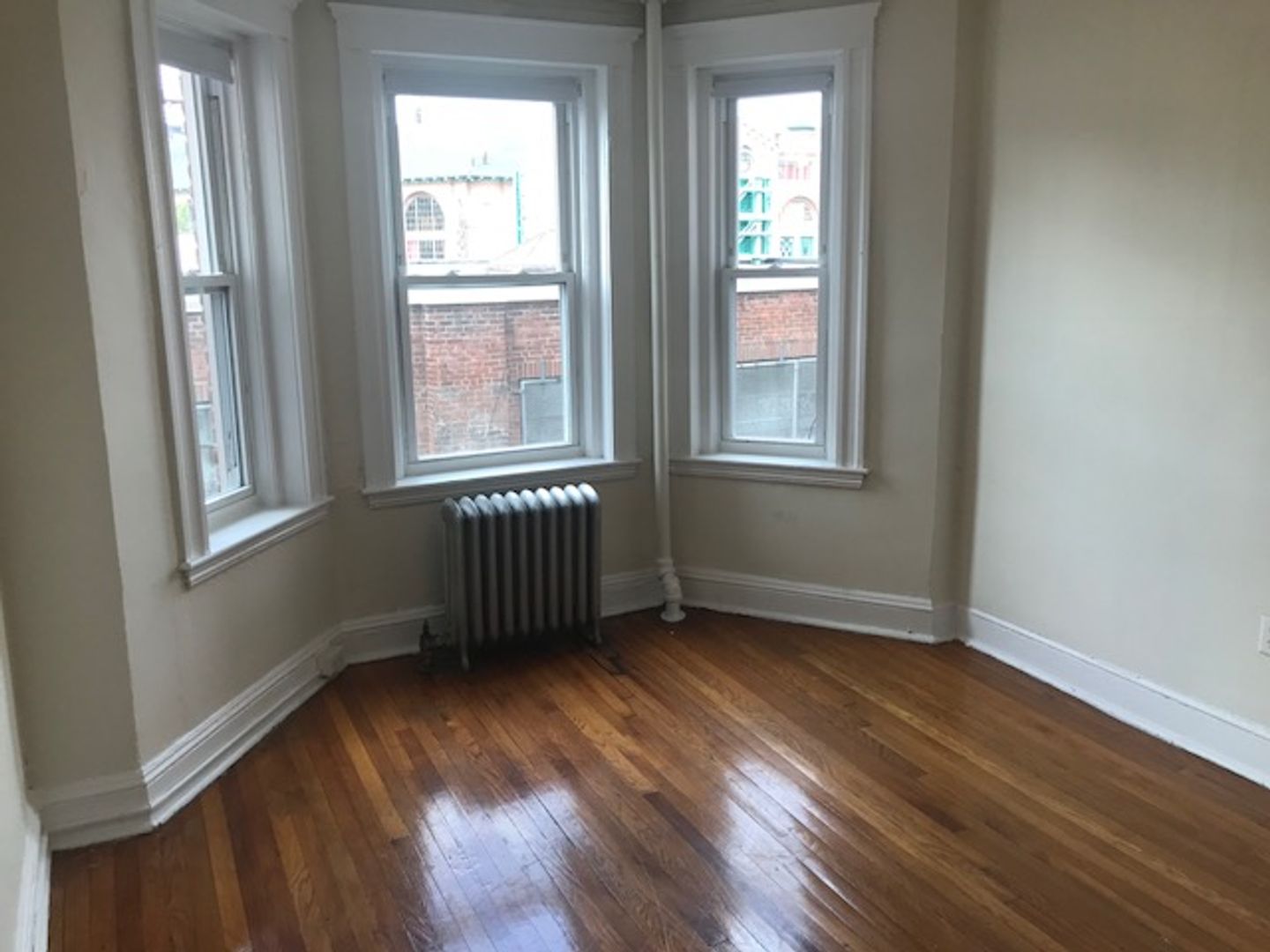 Boston (Fenway) House: 4-1175 Boylston St