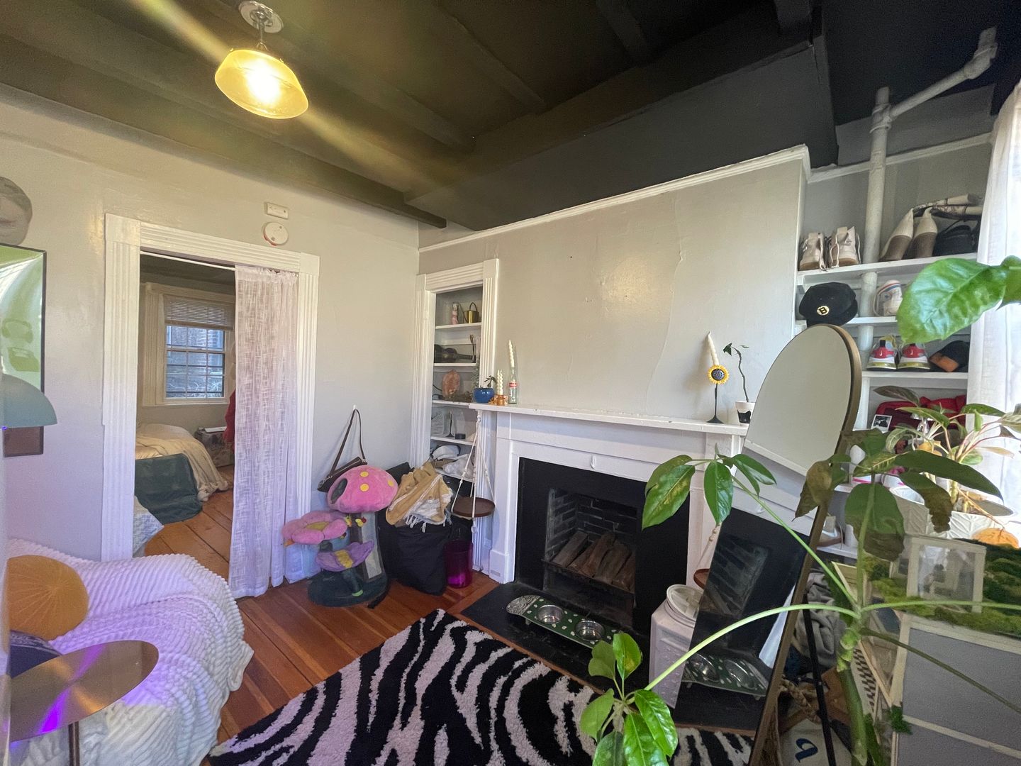 Boston Condo: 4 Champney Pl.