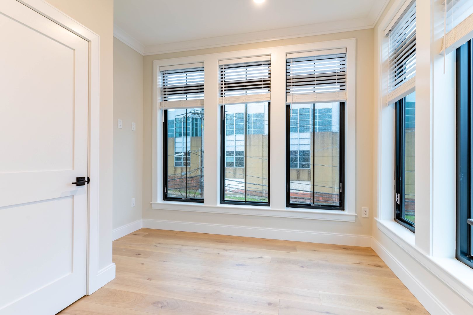Boston Condo: 151 Everett St.