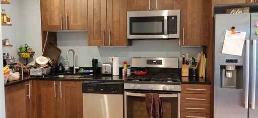 New Apartment in Allston. Eat-in Kitchen. High-End Appliances, Big Bedrooms, Lost of Closets, Laundry is in the Building – photo 1