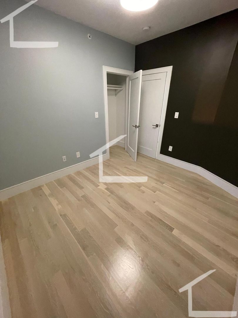 Brookline Condo: 13 University Rd