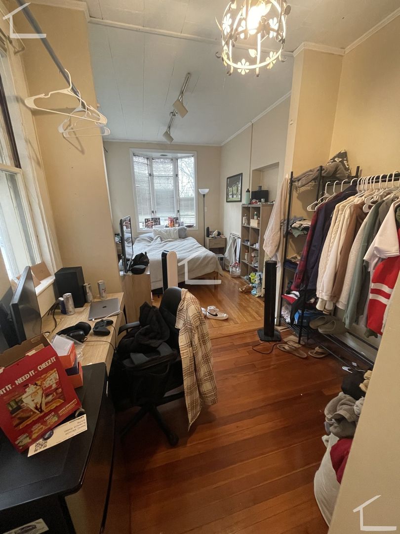 Brookline Condo: 12 Euston Rd