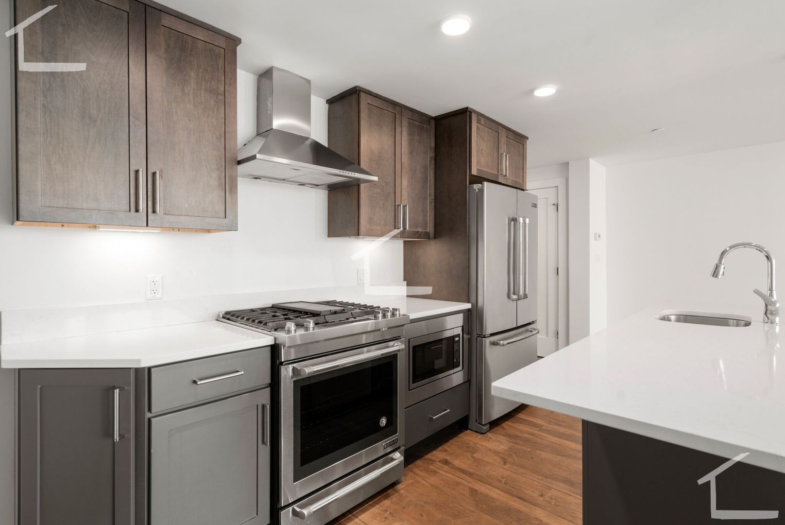 Boston Condo: 60 Hichborn St.