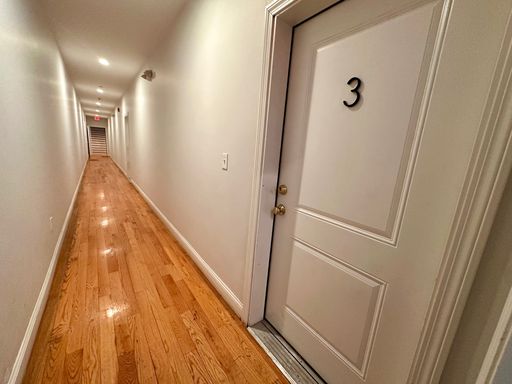 Huge 2 Bed 2 Bath in Hyde Park