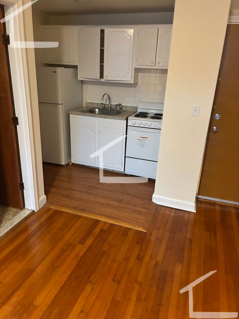 Boston Condo: 1309 Commonwealth Ave.,